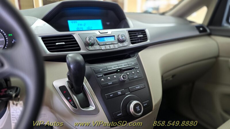 Used 2012 Honda Odyssey LX image 18