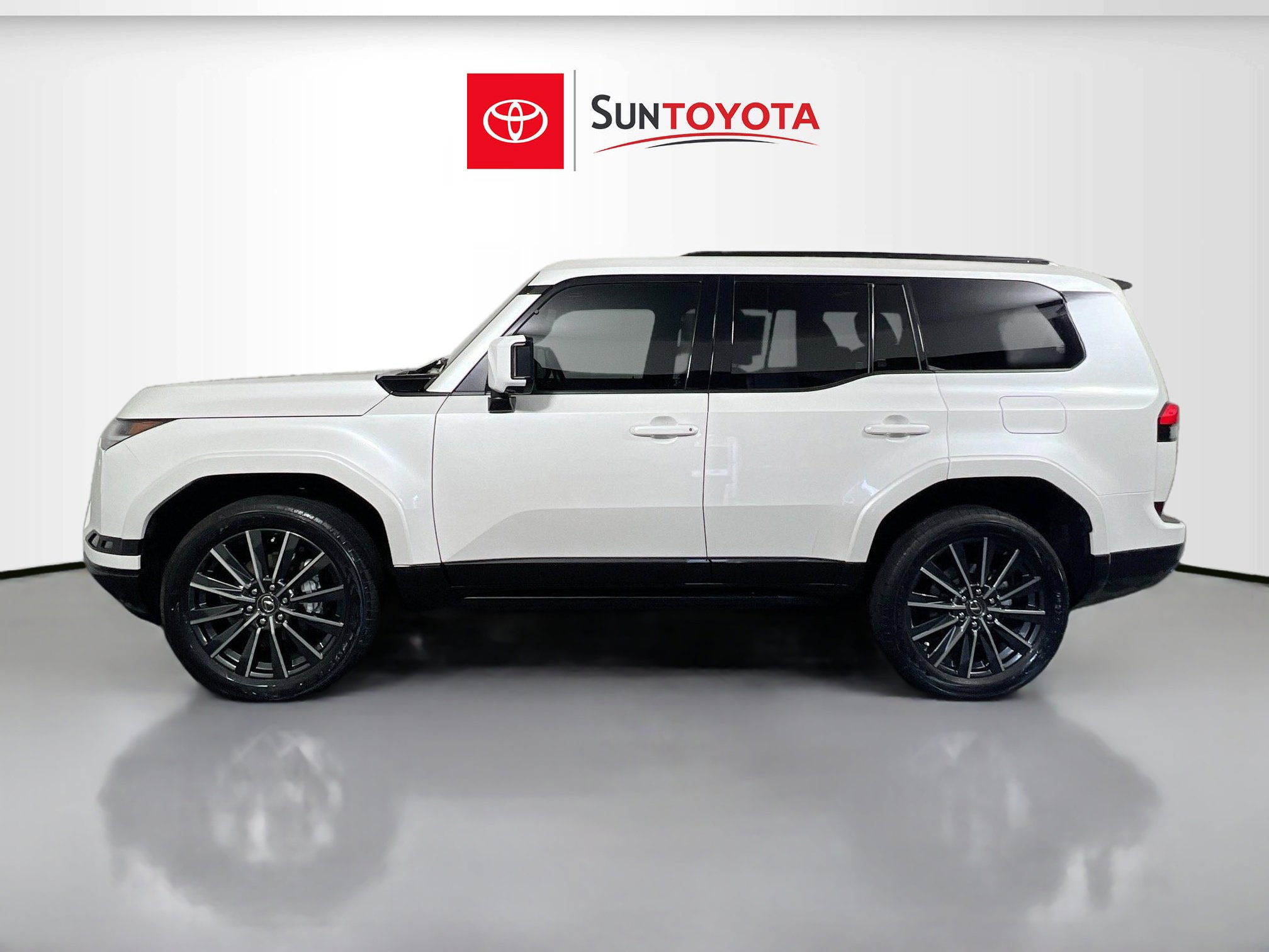 Used 2024 Lexus GX 550 w/ Accessory Package (Z1) AWD/4WD image 7