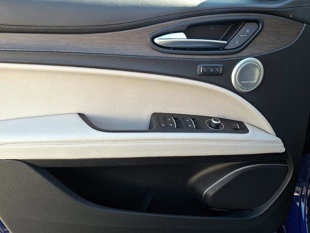 Used 2021 Alfa Romeo Stelvio Ti w/ Premium Package image 12