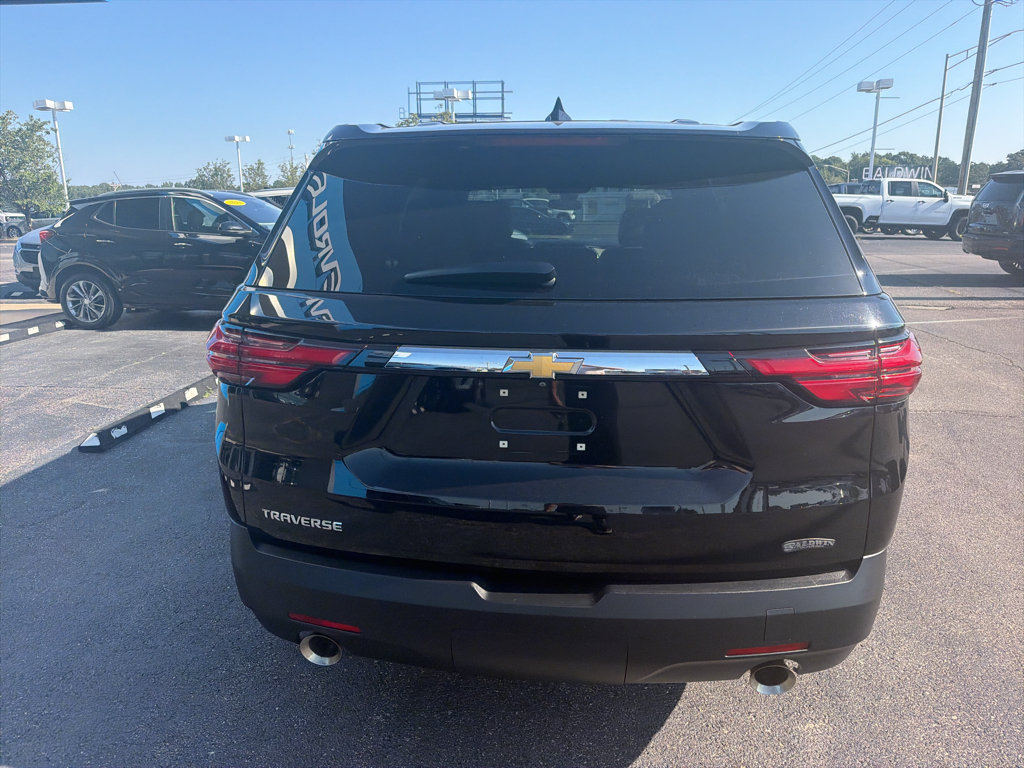 Used 2022 Chevrolet Traverse LS FWD image 5