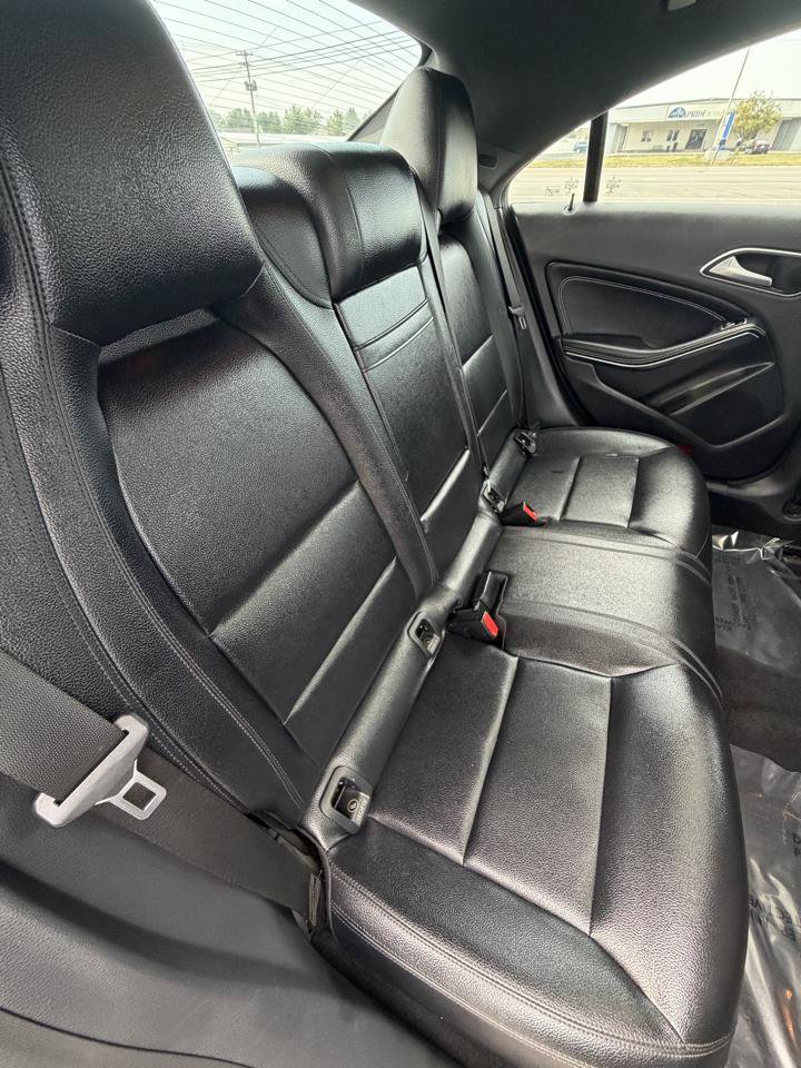 Used 2015 Mercedes-Benz CLA 250 image 39