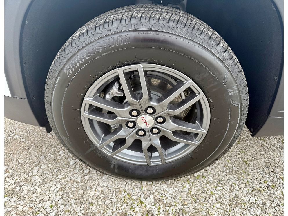 New 2025 GMC Acadia Elevation image 9