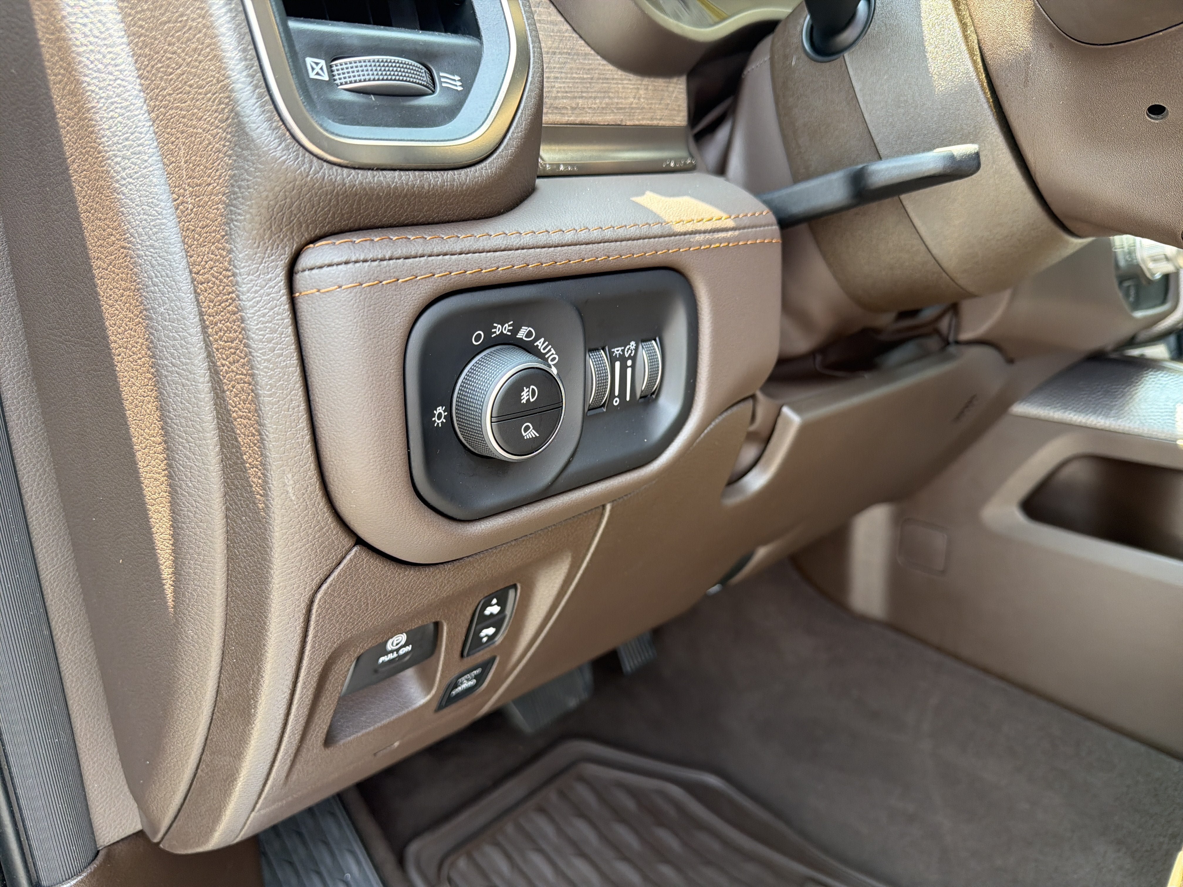 Used 2025 RAM 1500 Limited w/ Bed Utility Group AWD/4WD image 39