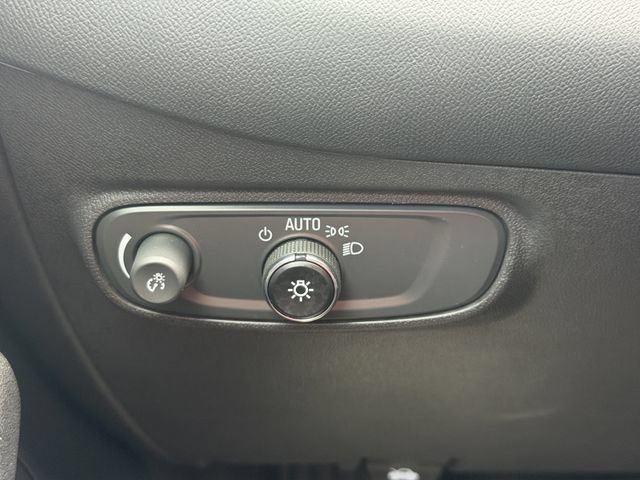 Used 2023 Chevrolet Equinox RS w/ RS Leather Package FWD image 33