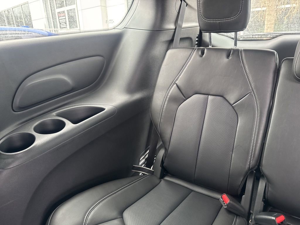 New 2026 Chrysler Voyager LX FWD image 17