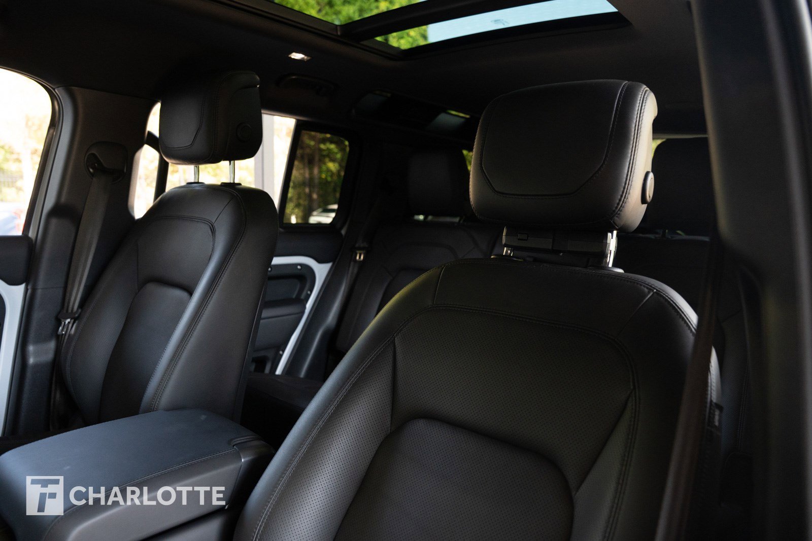 Used 2023 Land Rover Defender 110 V8 image 19