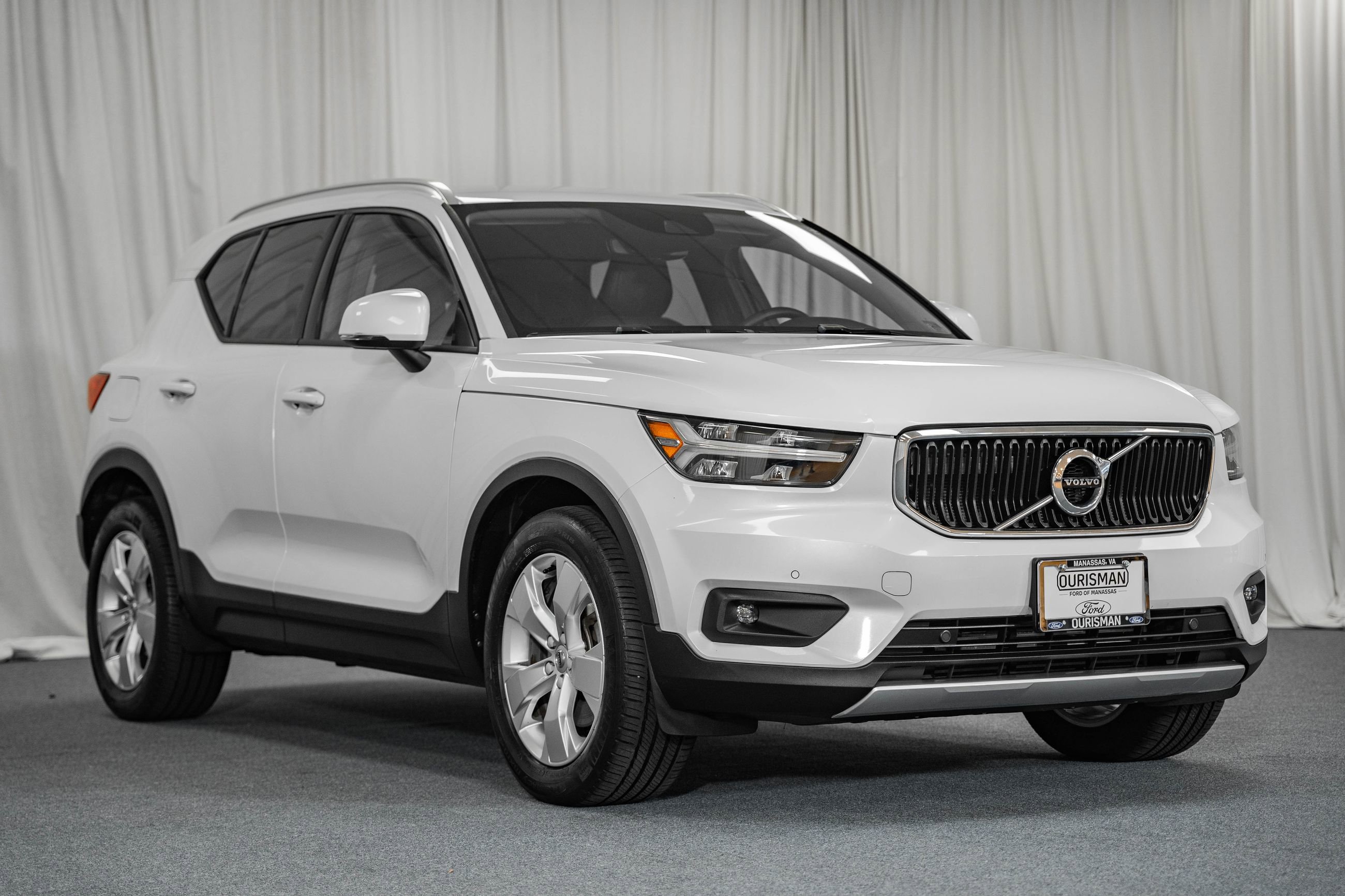 Used 2021 Volvo XC40 T5 Momentum w/ Premium Package