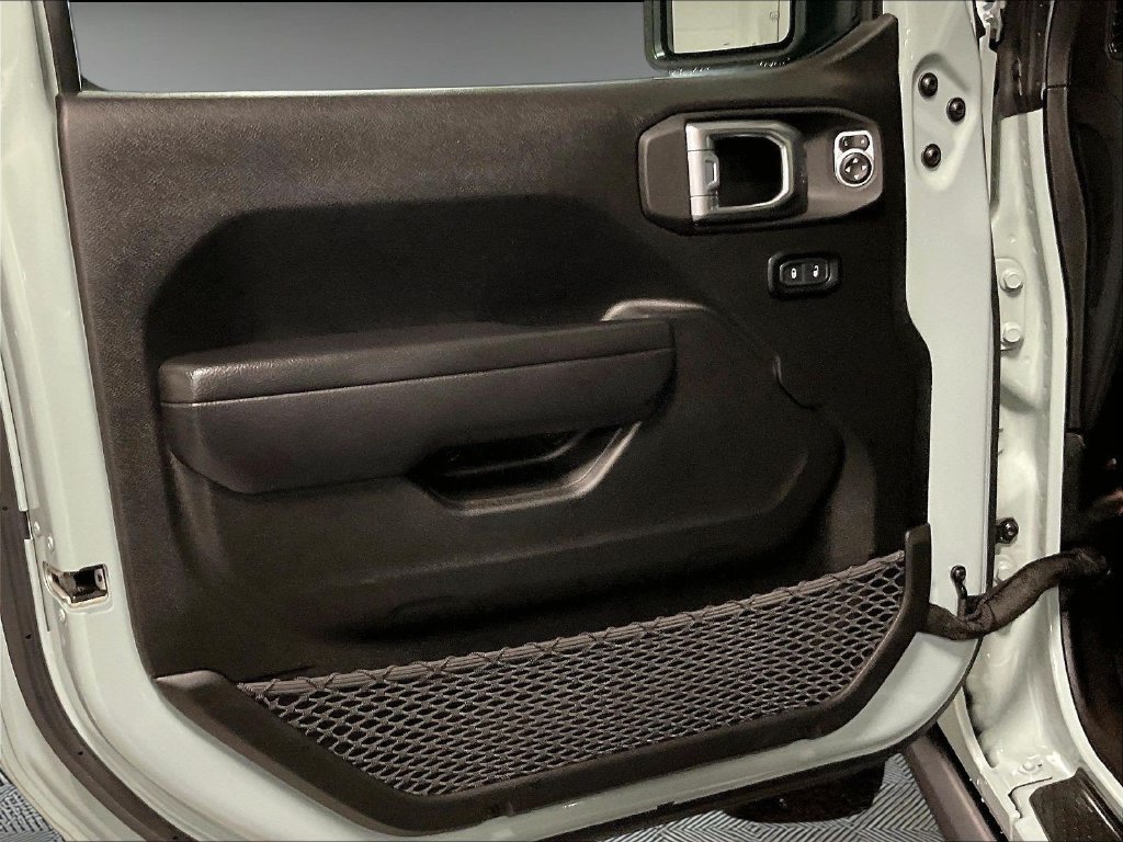 Used 2024 Jeep Wrangler Unlimited AWD/4WD image 9
