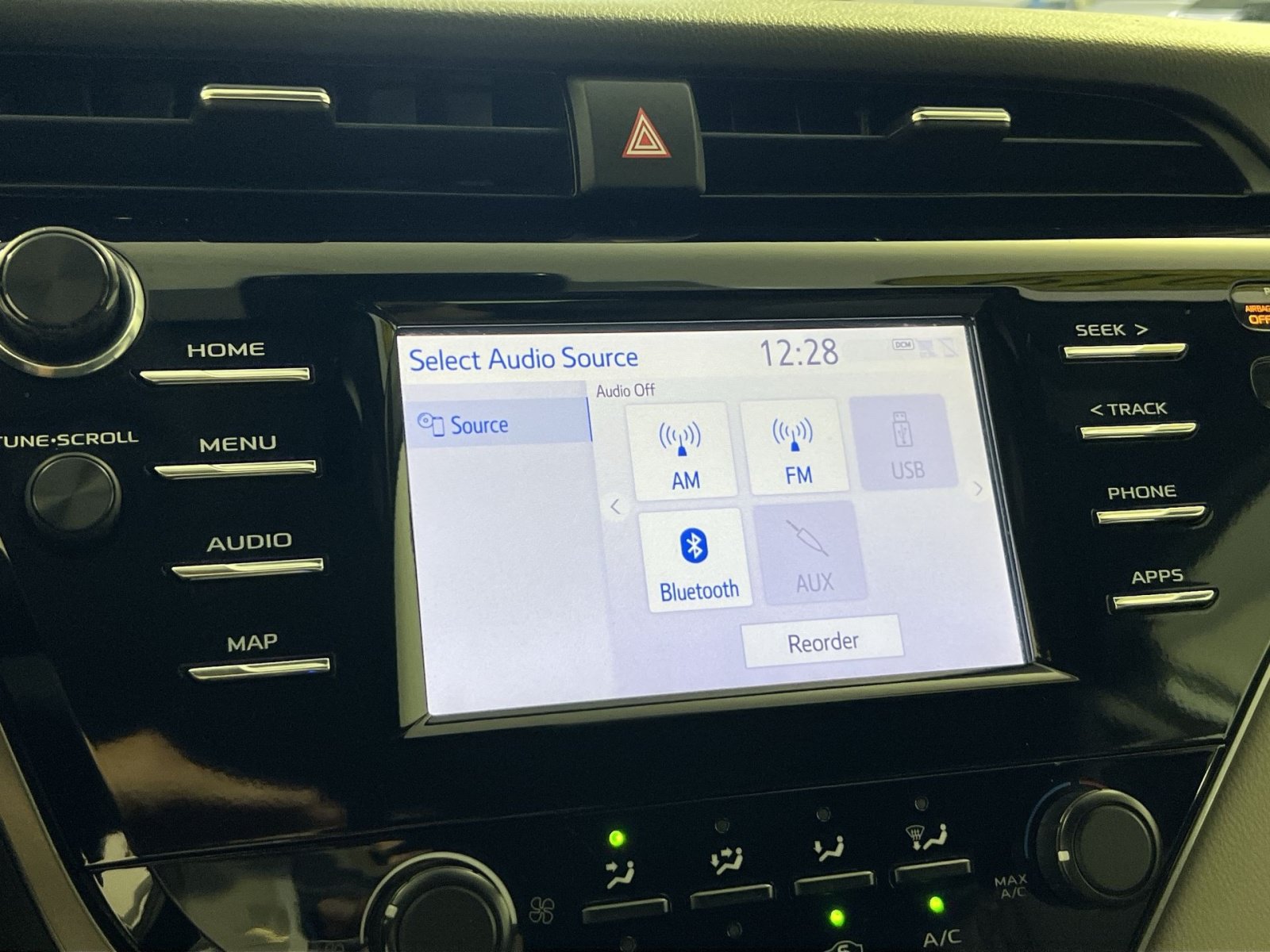 Used 2019 Toyota Camry LE FWD image 15
