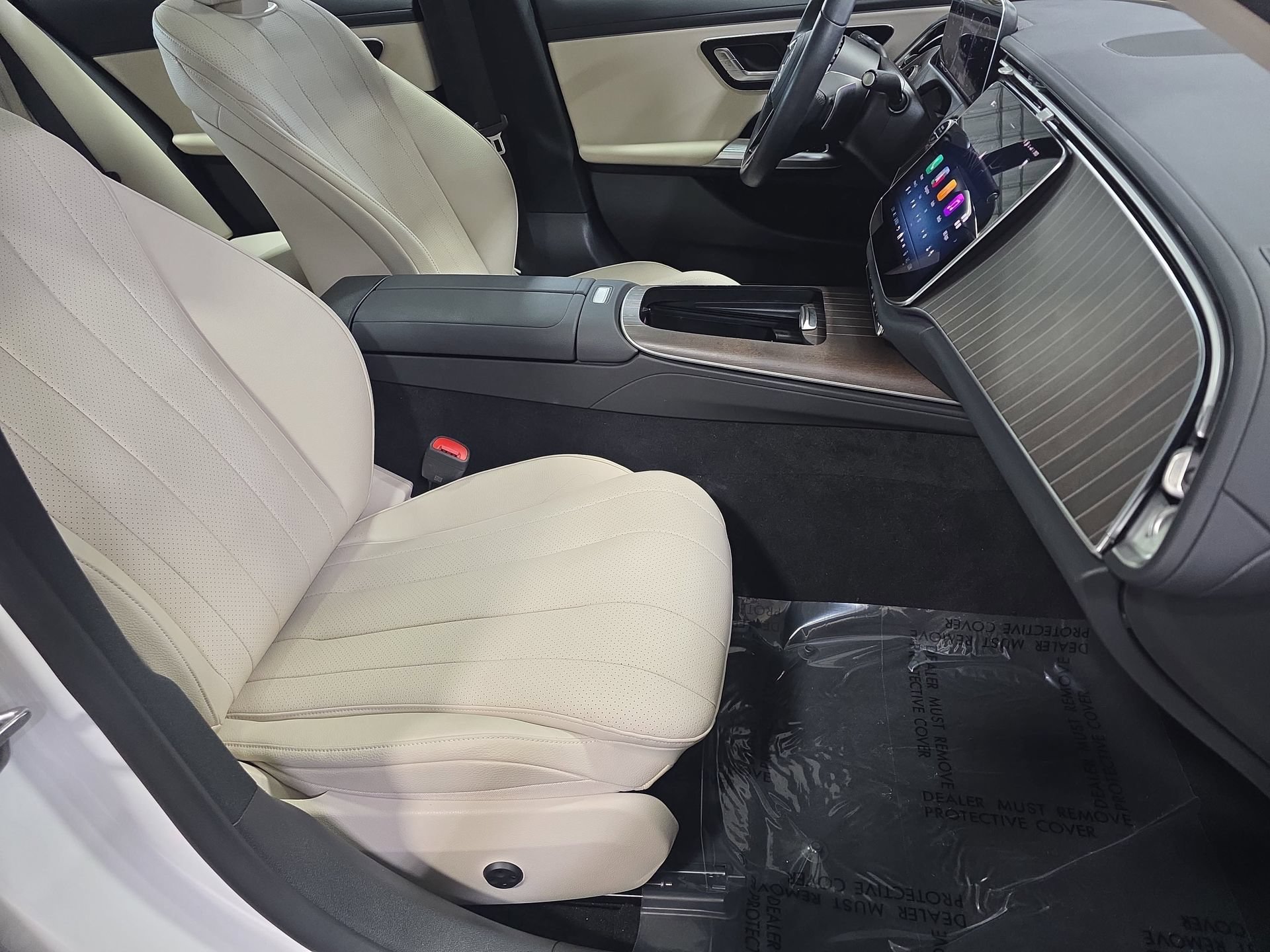 Used 2025 Mercedes-Benz E 350 4MATIC Sedan image 10