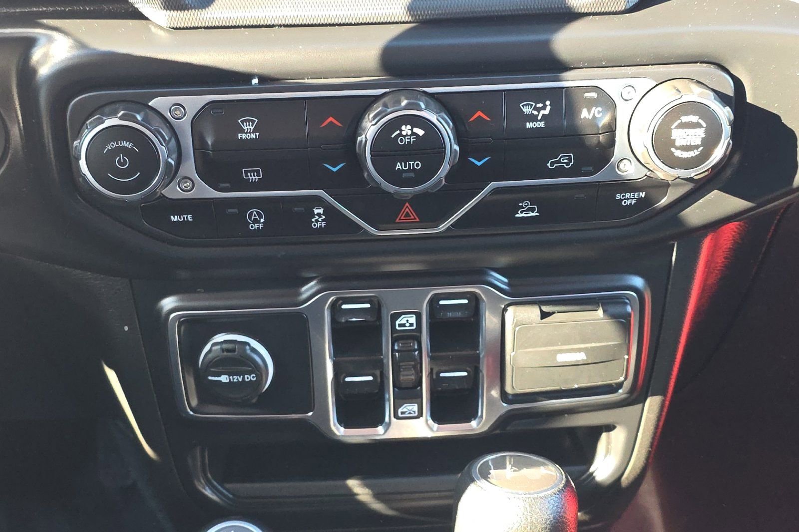 Used 2023 Jeep Wrangler Sahara image 20