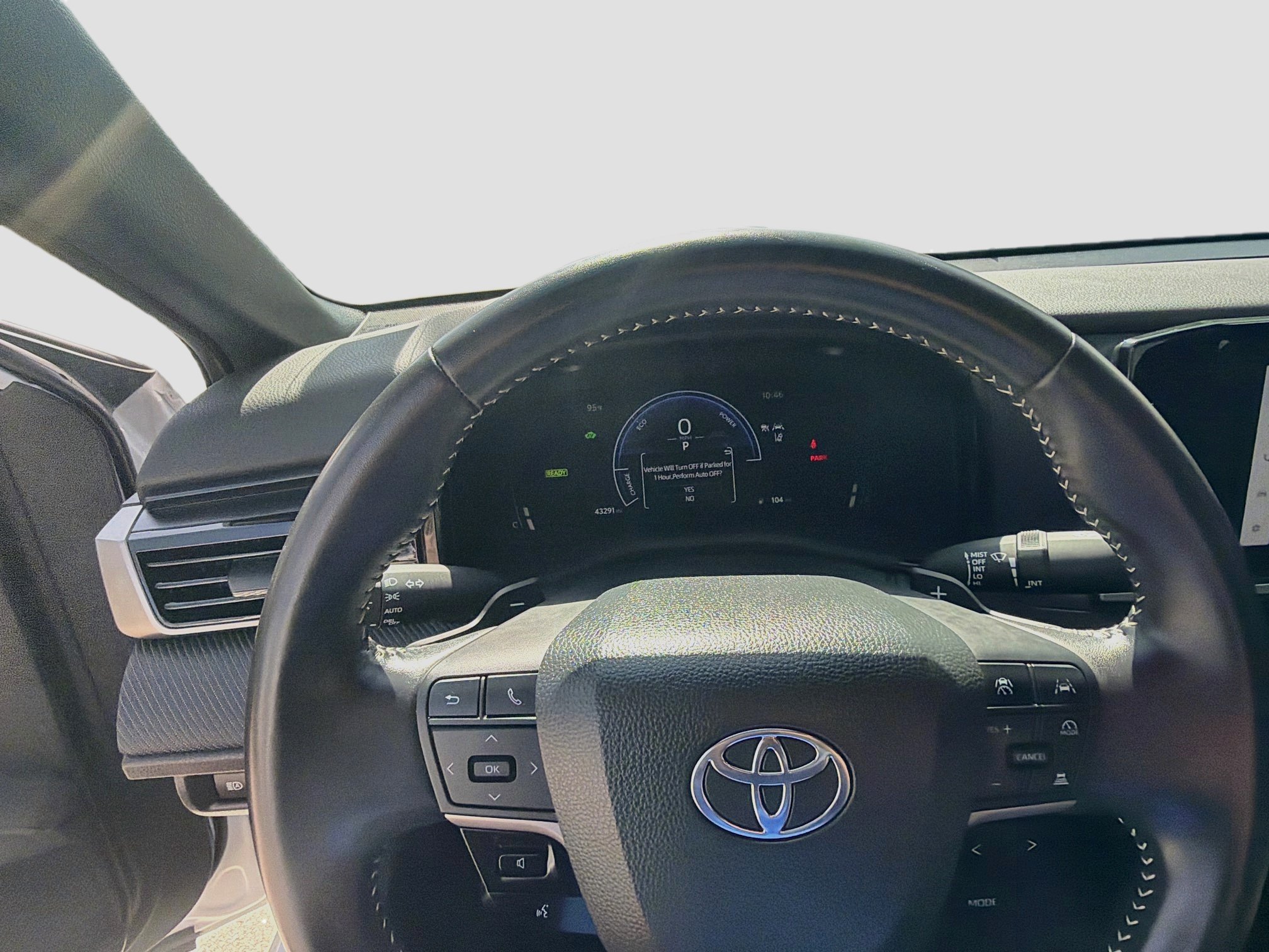 Used 2025 Toyota Camry SE FWD image 11