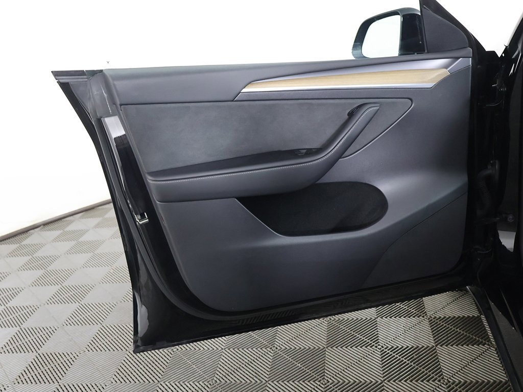 Used 2023 Tesla Model Y Long Range image 23