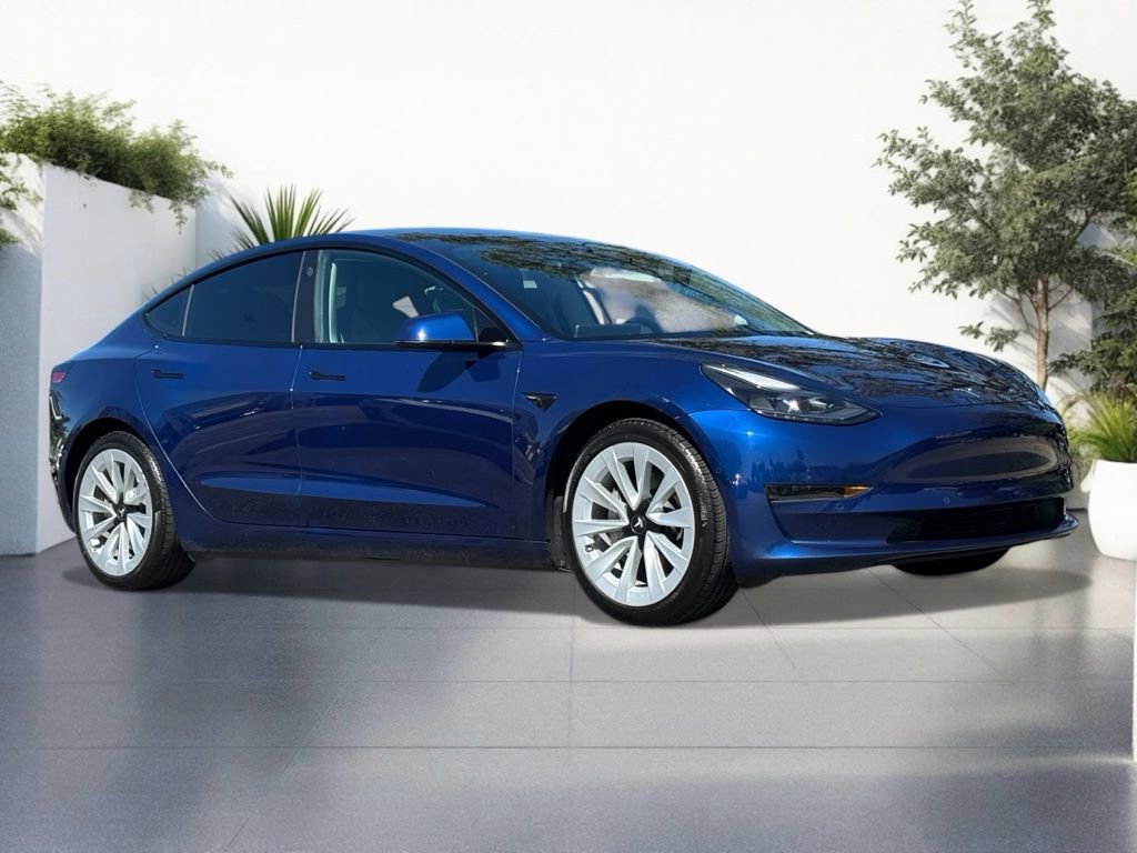 Used 2021 Tesla Model 3 Standard Range Plus image 1
