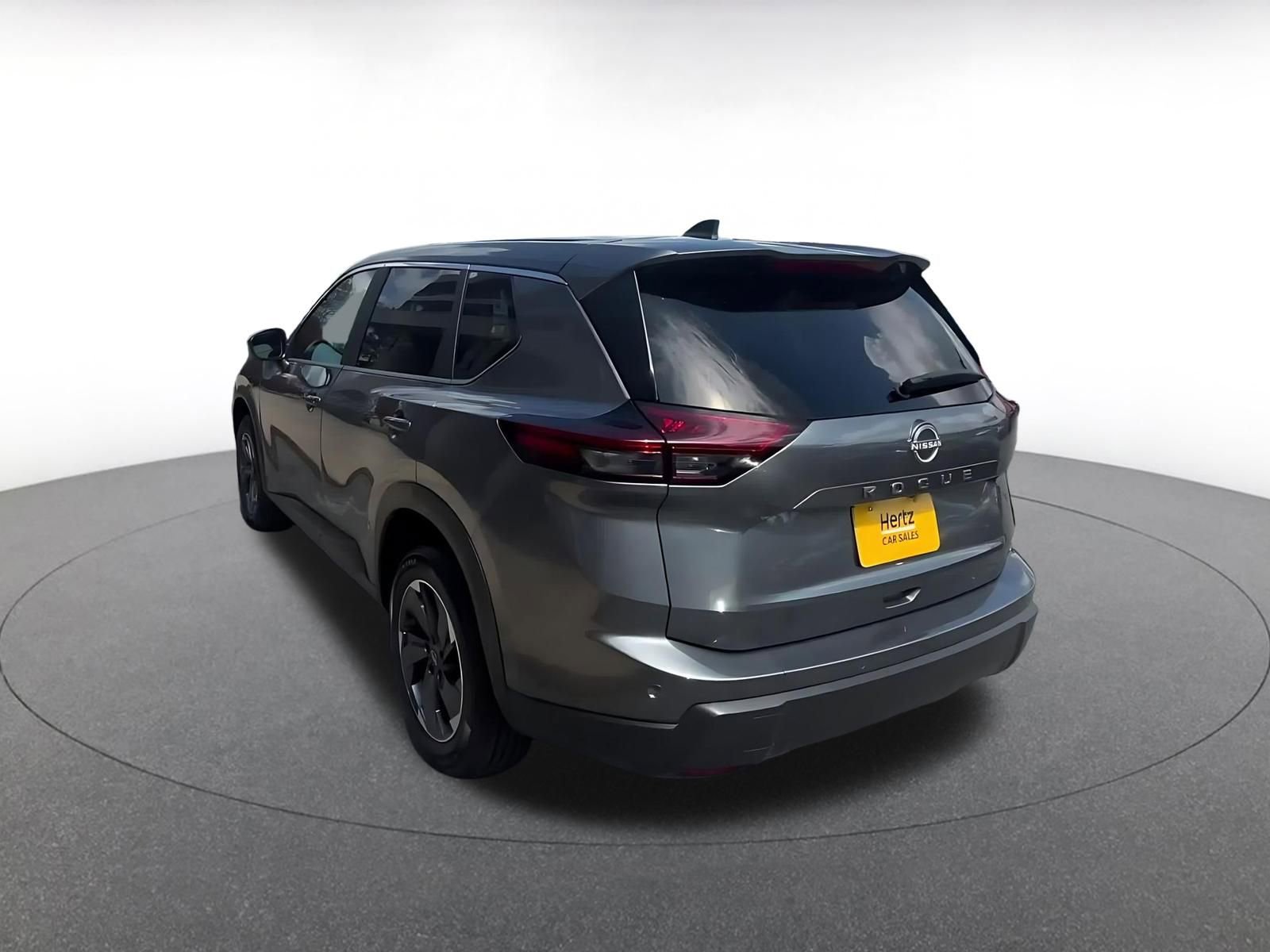 Used 2025 Nissan Rogue SV FWD image 11
