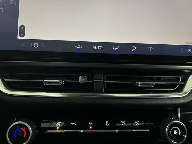 Certified 2025 Chevrolet Equinox EV LT FWD image 17