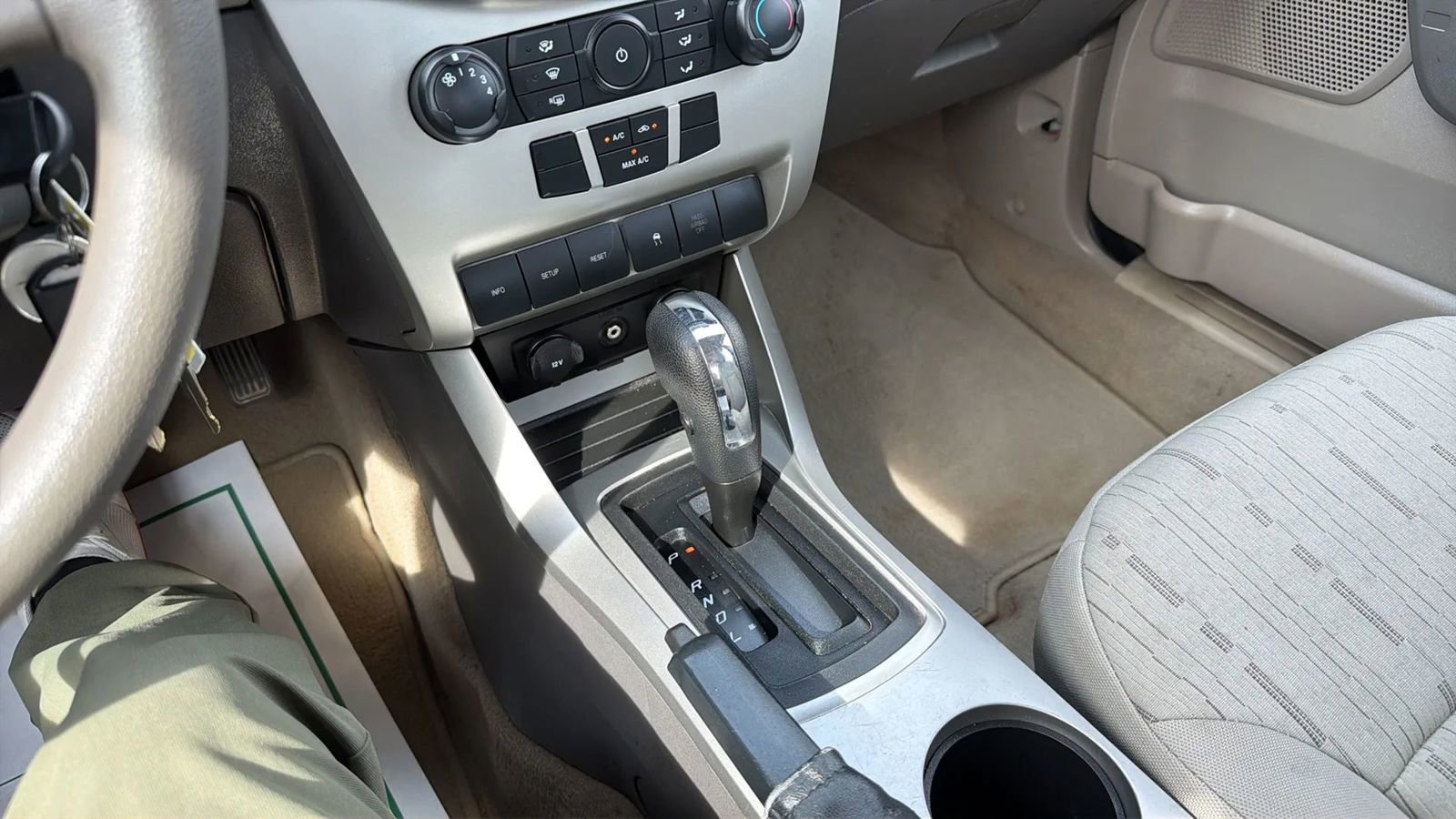 Used 2011 Ford Focus SE FWD image 16