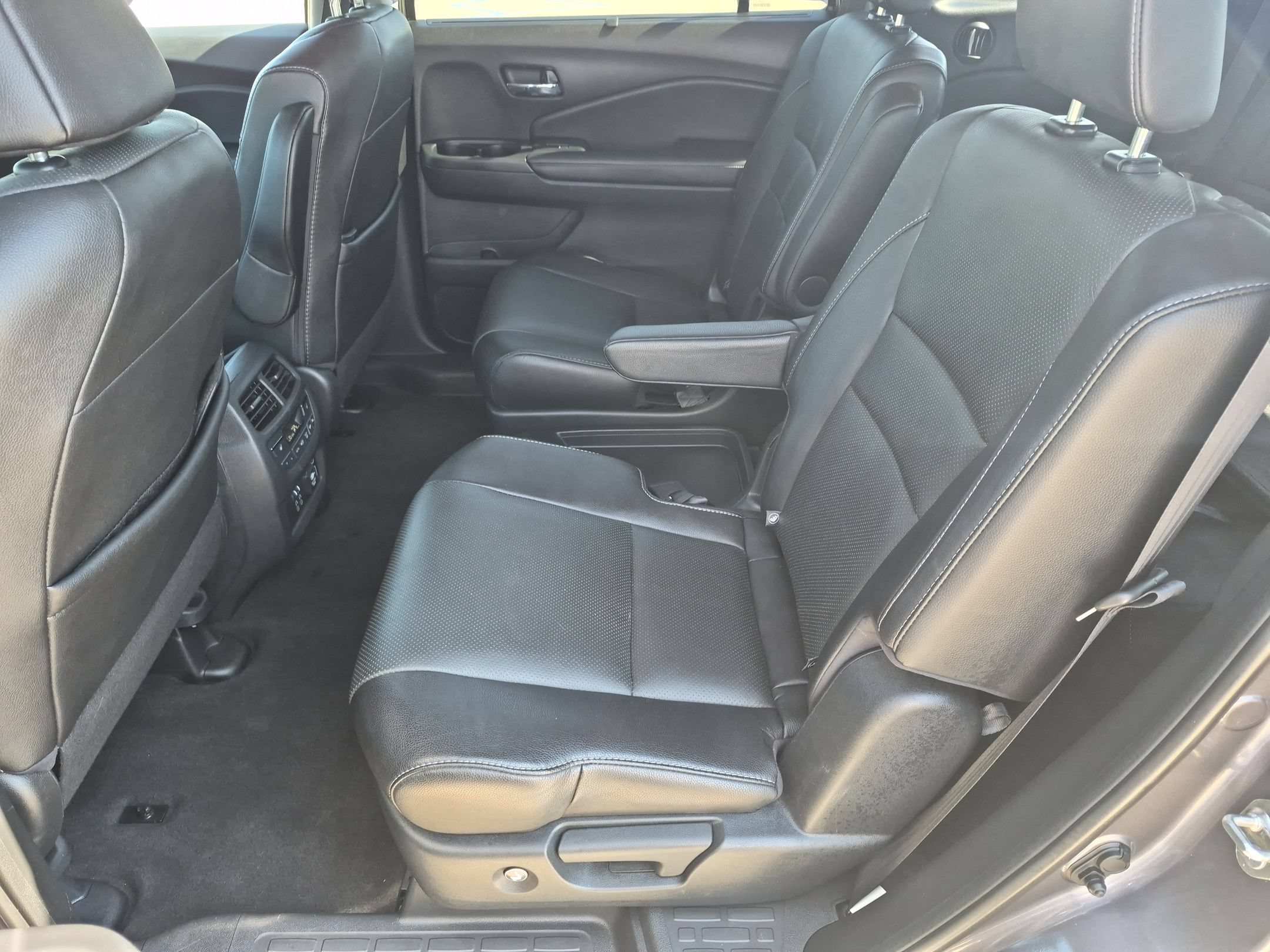 Certified 2019 Honda Pilot Elite image 26