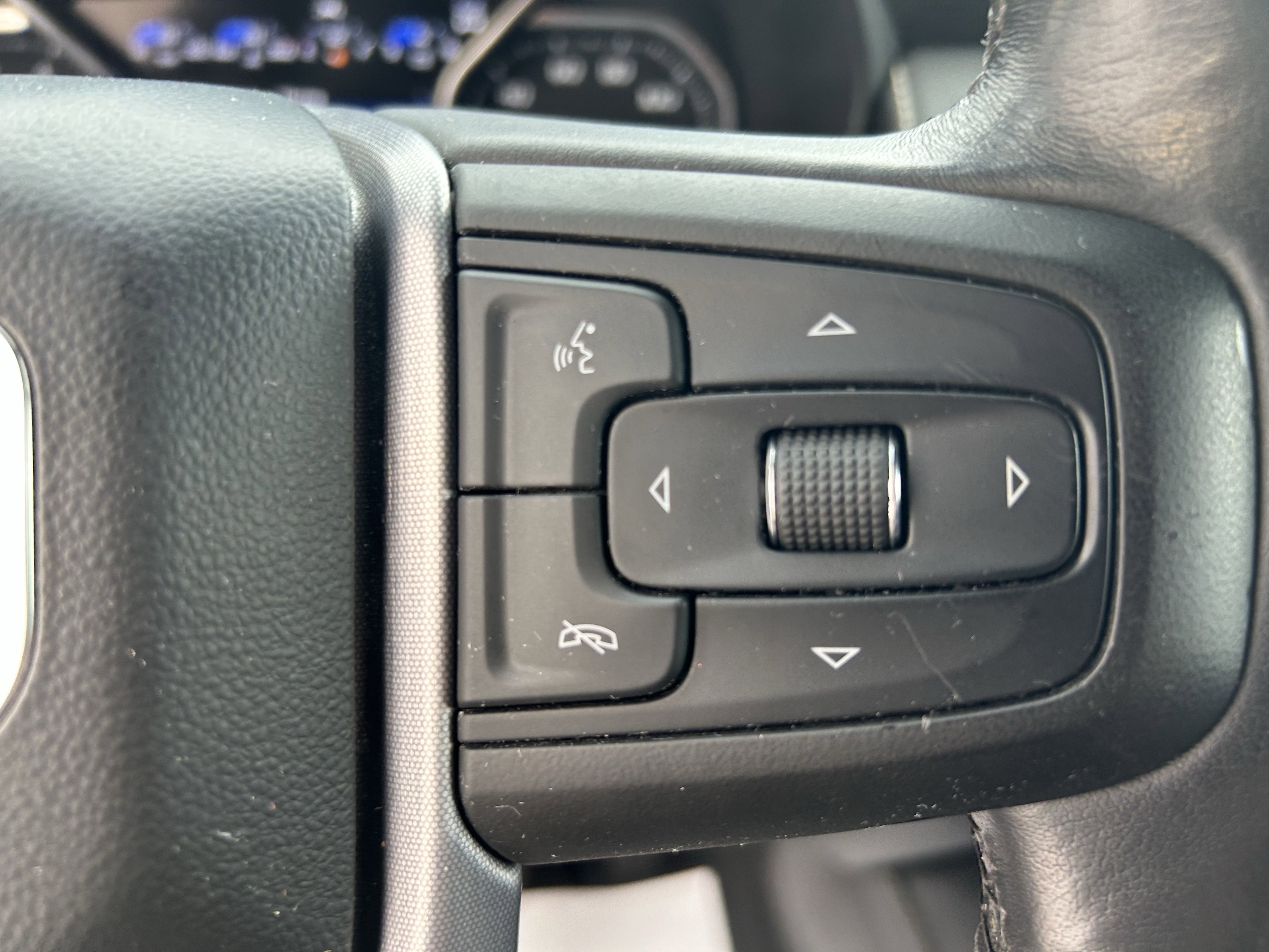 Used 2021 GMC Yukon SLT w/ SLT Premium Package AWD/4WD image 25