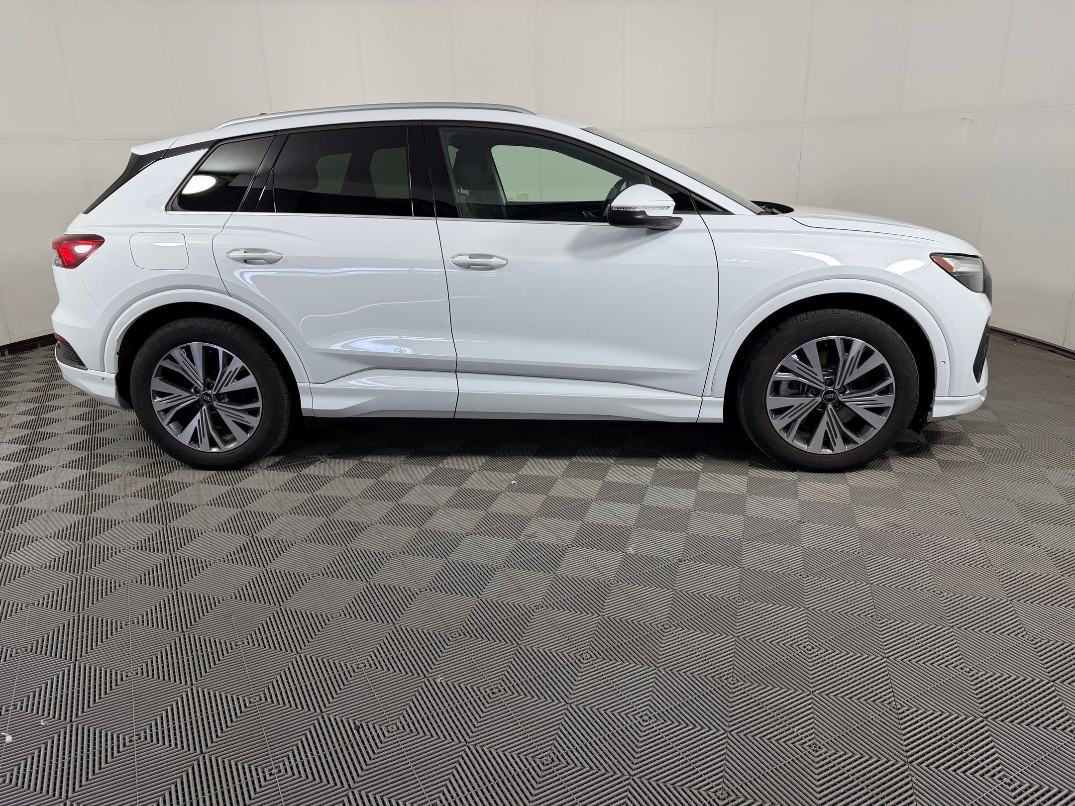 Certified 2023 Audi Q4 e-tron Premium w/ Premium Plus RWD image 8