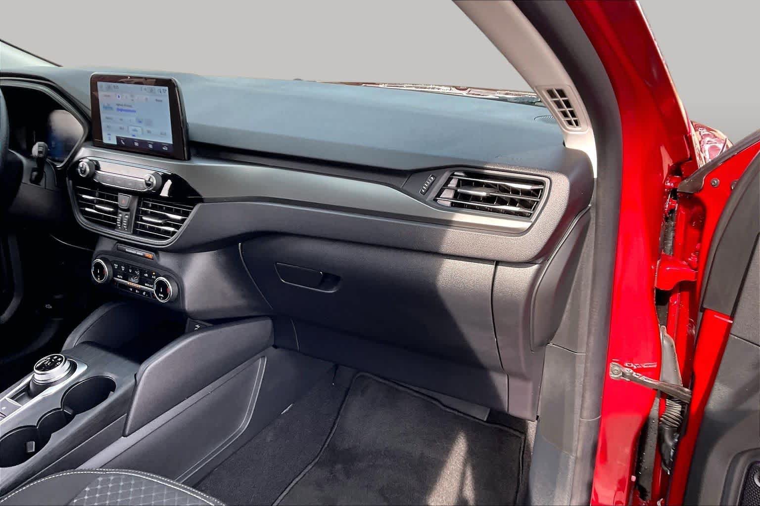 Used 2026 Ford Escape Active w/ Cold Weather Package FWD image 17