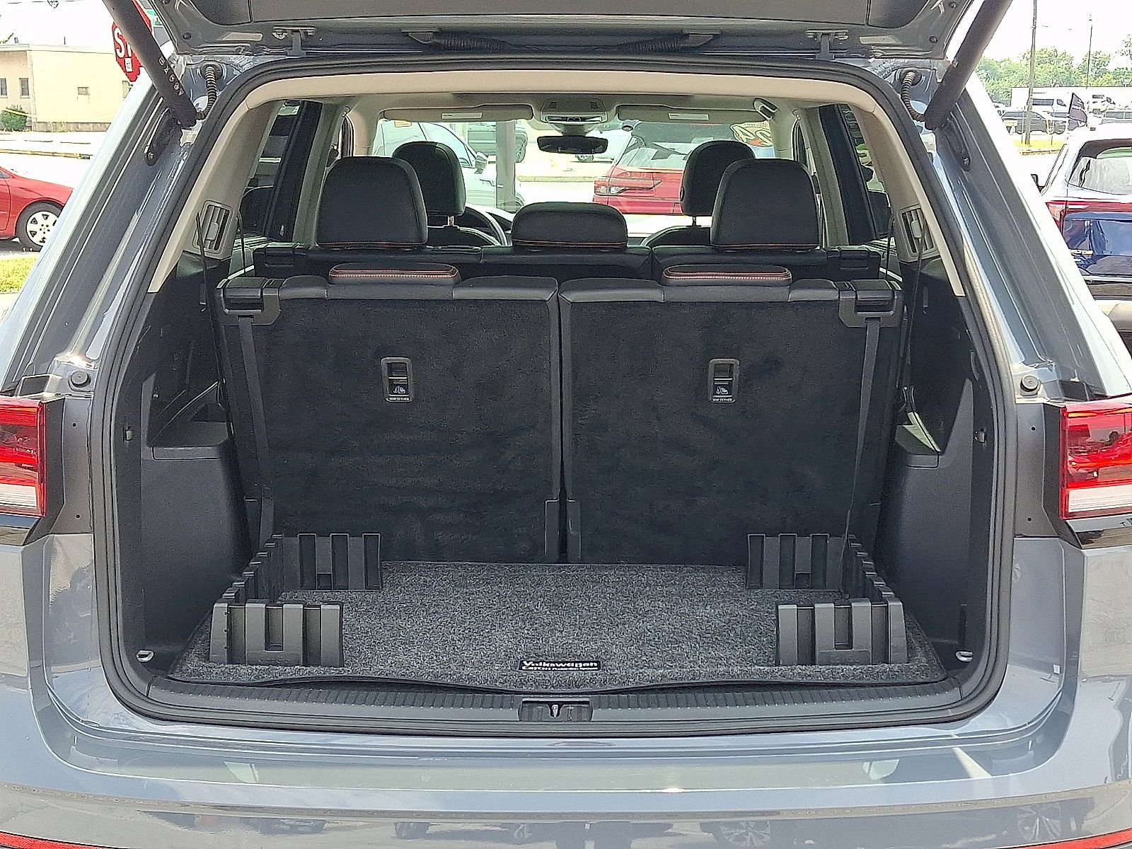 Used 2024 Volkswagen Atlas Peak Edition SE AWD/4WD image 29