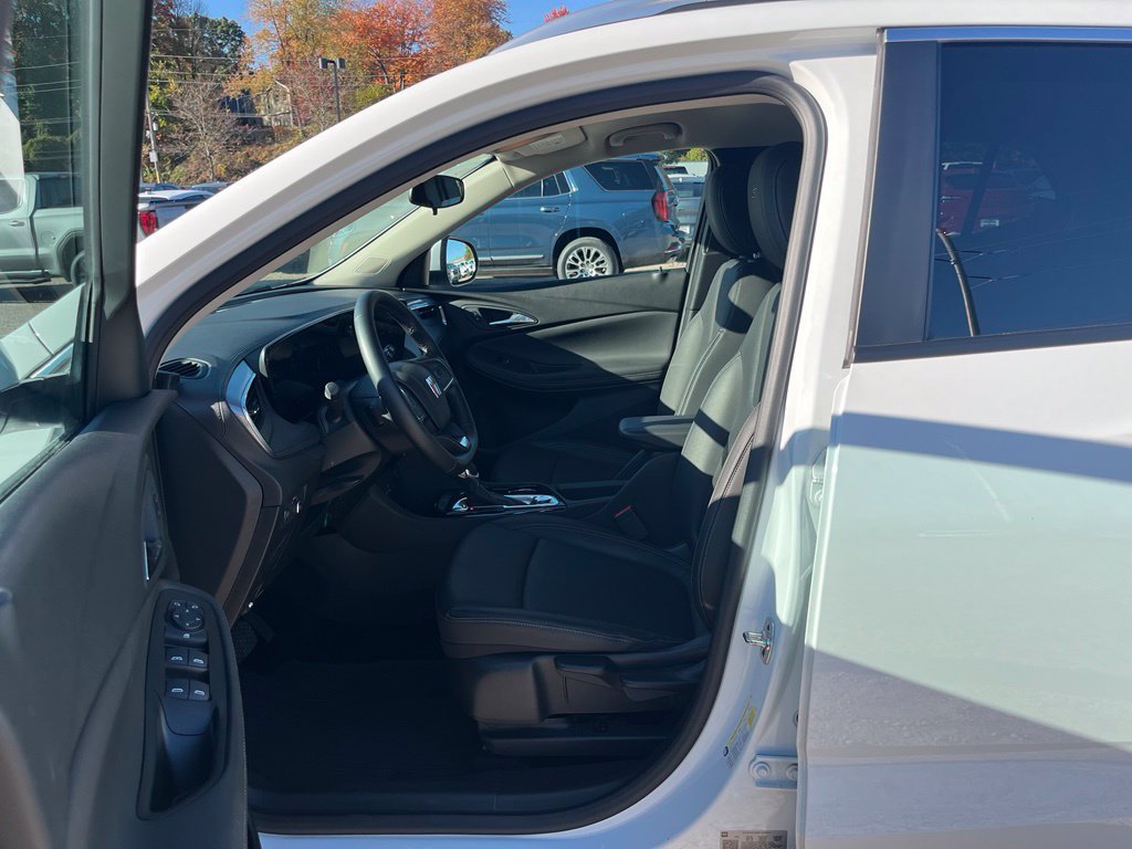 Used 2024 Buick Encore GX Sport Touring FWD image 19