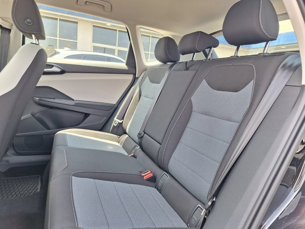 Used 2025 Volkswagen Taos S FWD image 11