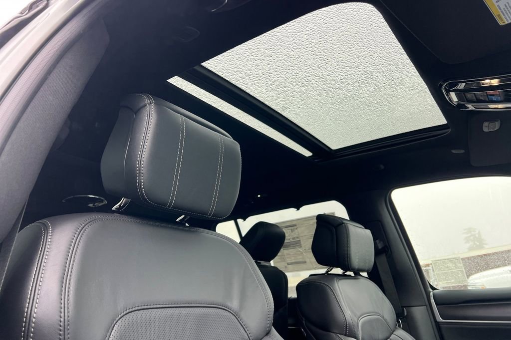 New 2026 Jeep Grand Wagoneer L Summit w/ Premium Group III image 18