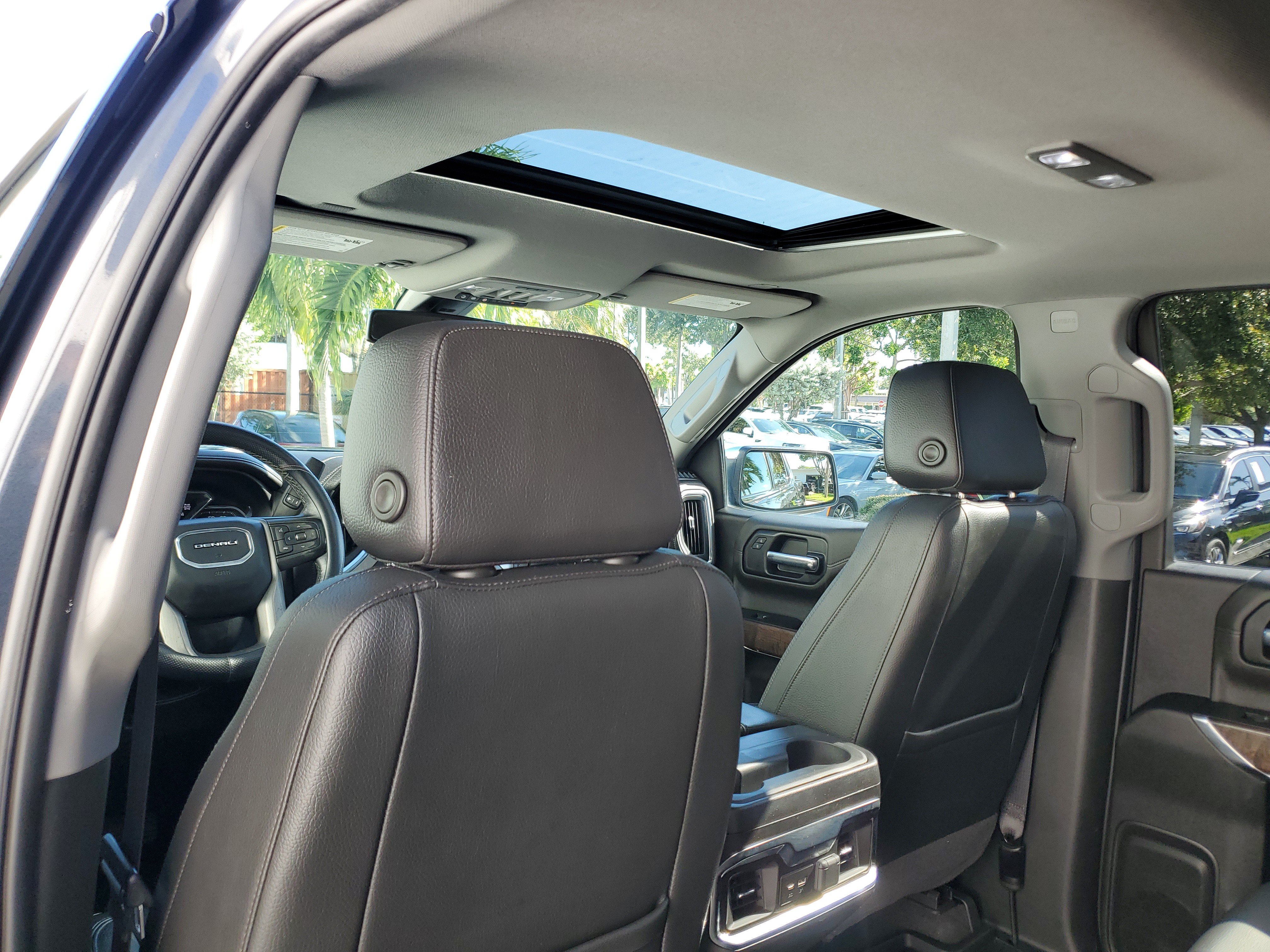 Used 2022 GMC Sierra 1500 Denali w/ Denali Premium Package AWD/4WD image 12