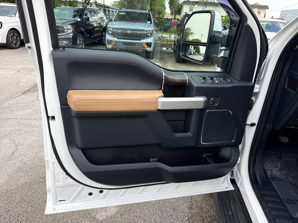 Used 2022 Ford F250 Lariat w/ Lariat Ultimate Package AWD/4WD image 13