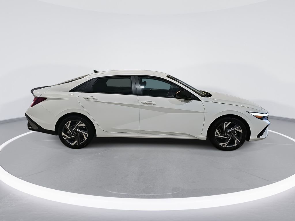 New 2025 Hyundai Elantra Sport image 4