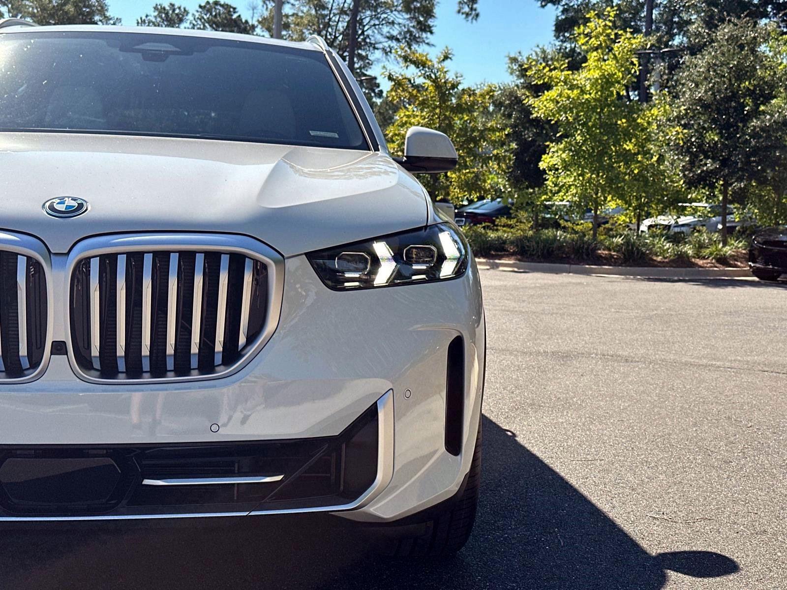 New 2026 BMW X5 xDrive50e w/ Climate Comfort Package image 9