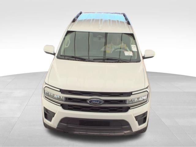 Used 2024 Ford Expedition XLT AWD/4WD image 2
