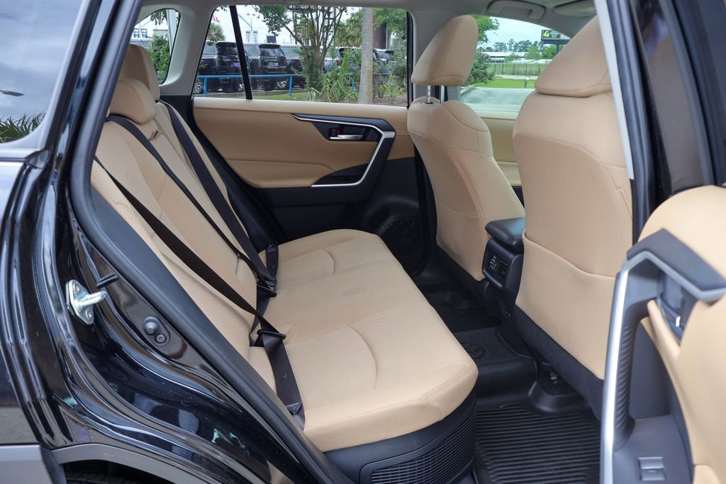Used 2025 Toyota RAV4 XLE w/ Convenience Package image 11