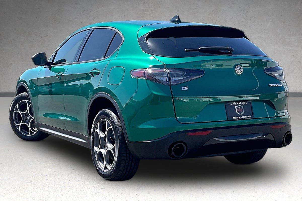 New 2026 Alfa Romeo Stelvio Sprint w/ Convenience Package AWD/4WD image 3