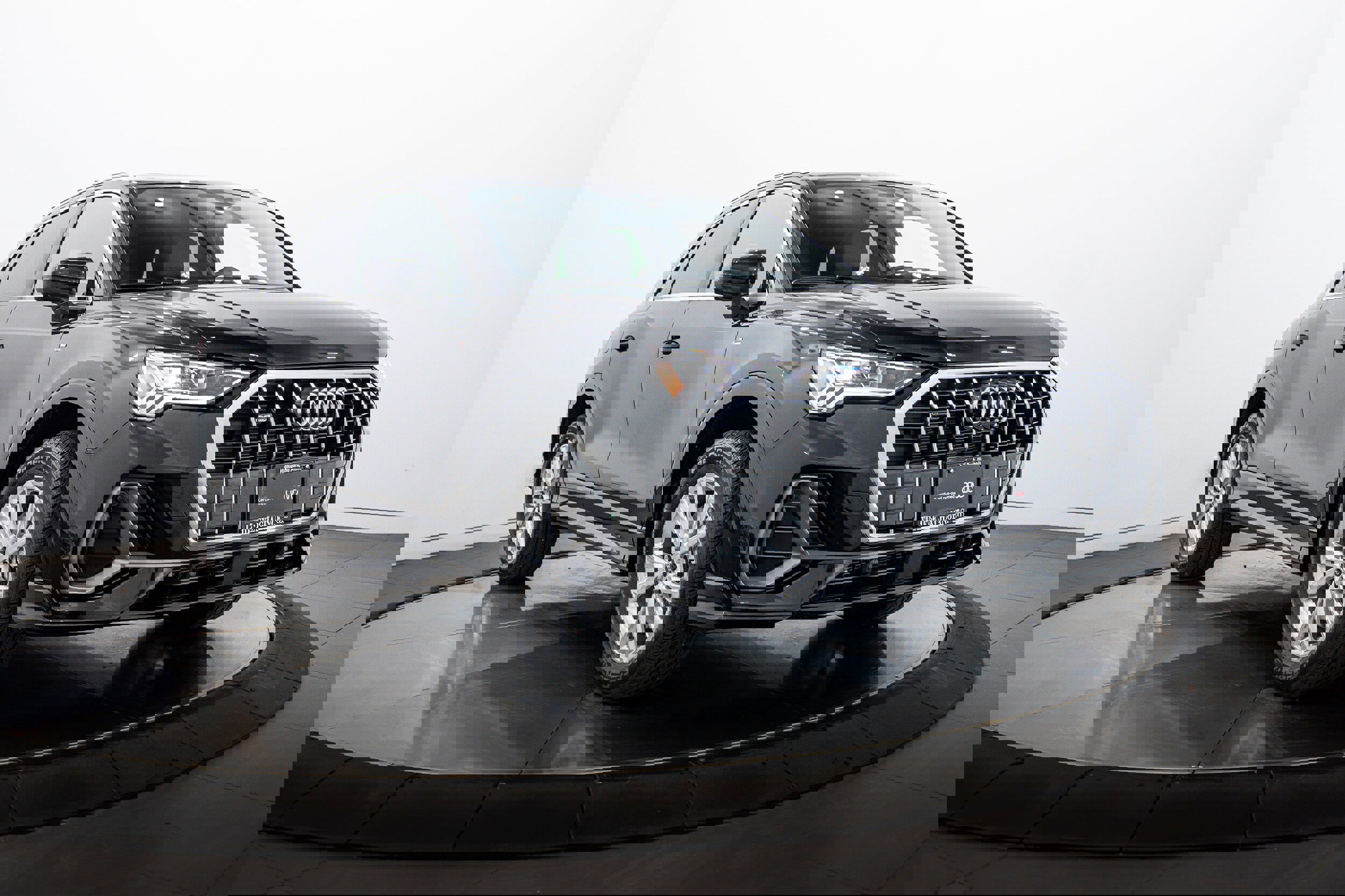 Certified 2025 Audi Q3 2.0T Premium Plus w/ Premium Plus Package image 2