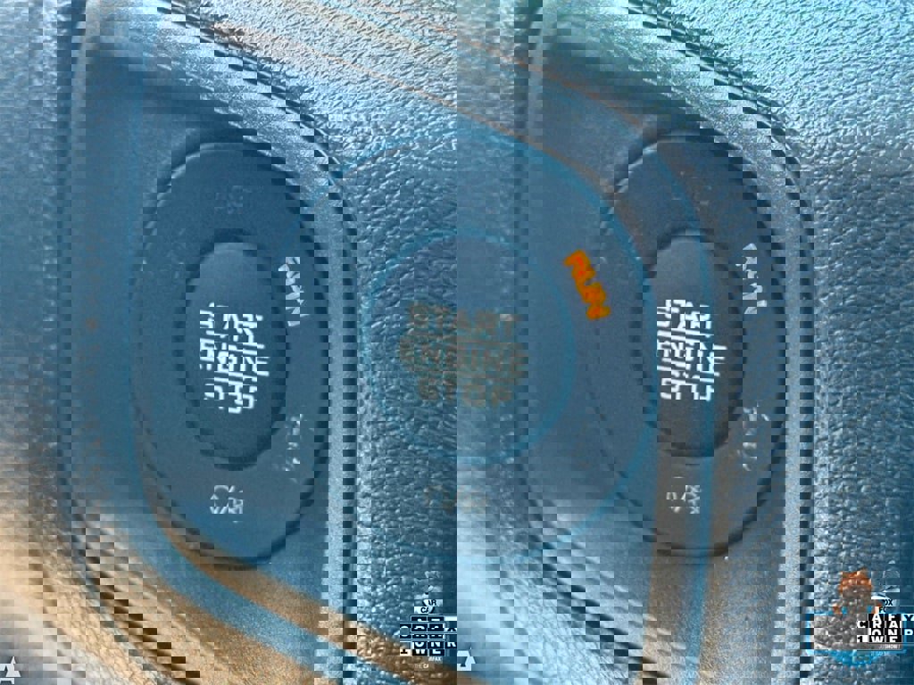 Certified 2025 Jeep Wrangler Sport S image 24