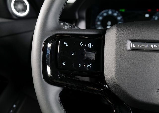 Used 2025 Land Rover Range Rover Evoque S image 18