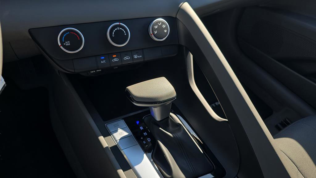New 2026 Hyundai Elantra SE FWD image 21