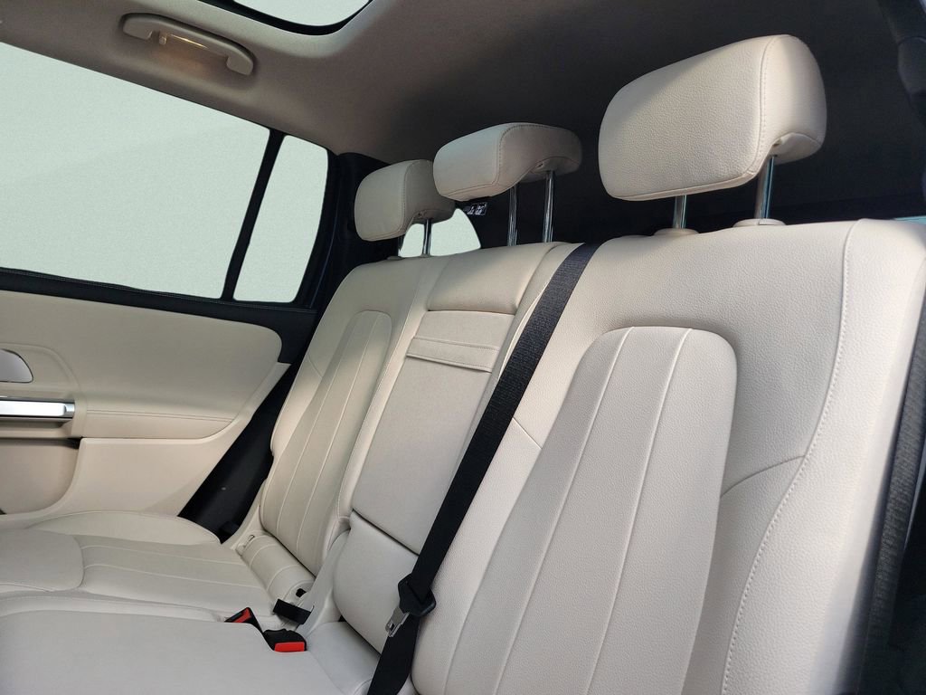 Used 2022 Mercedes-Benz GLB 250 image 17