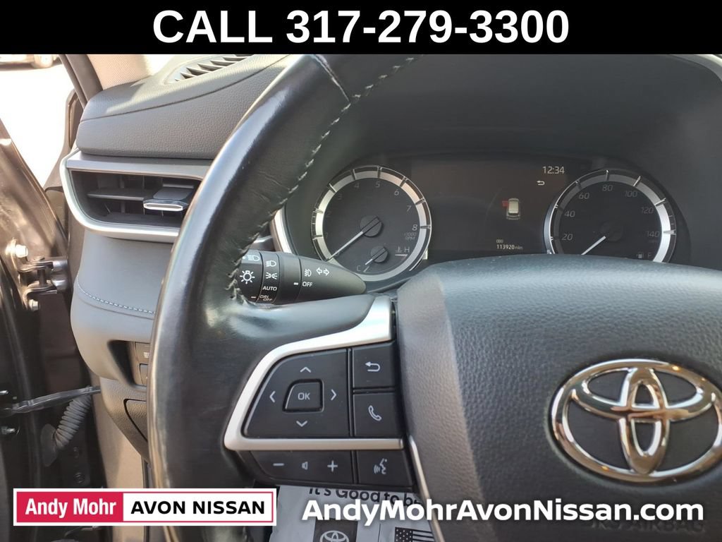 Used 2024 Toyota Highlander XLE AWD/4WD image 26