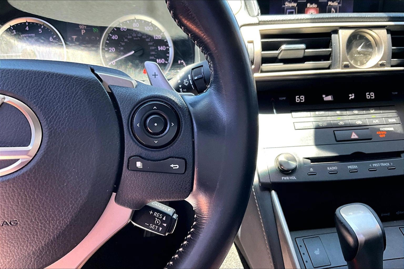 Used 2016 Lexus IS 300 AWD image 20