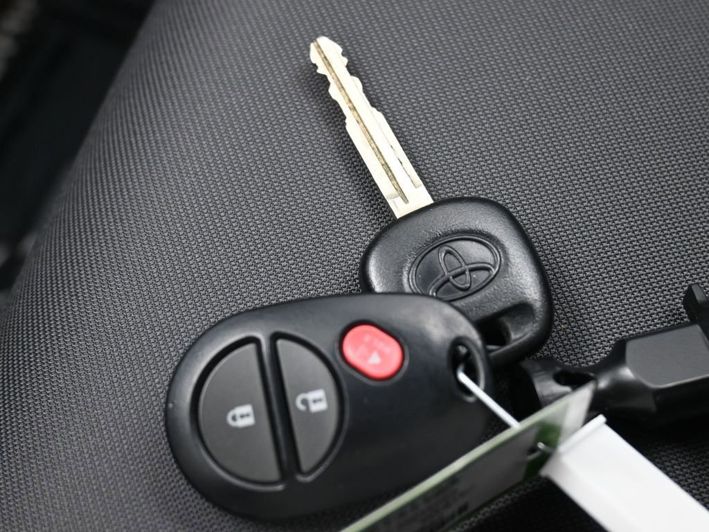 Used 2016 Toyota Tundra SR5 w/ SR5 Upgrade Package image 29