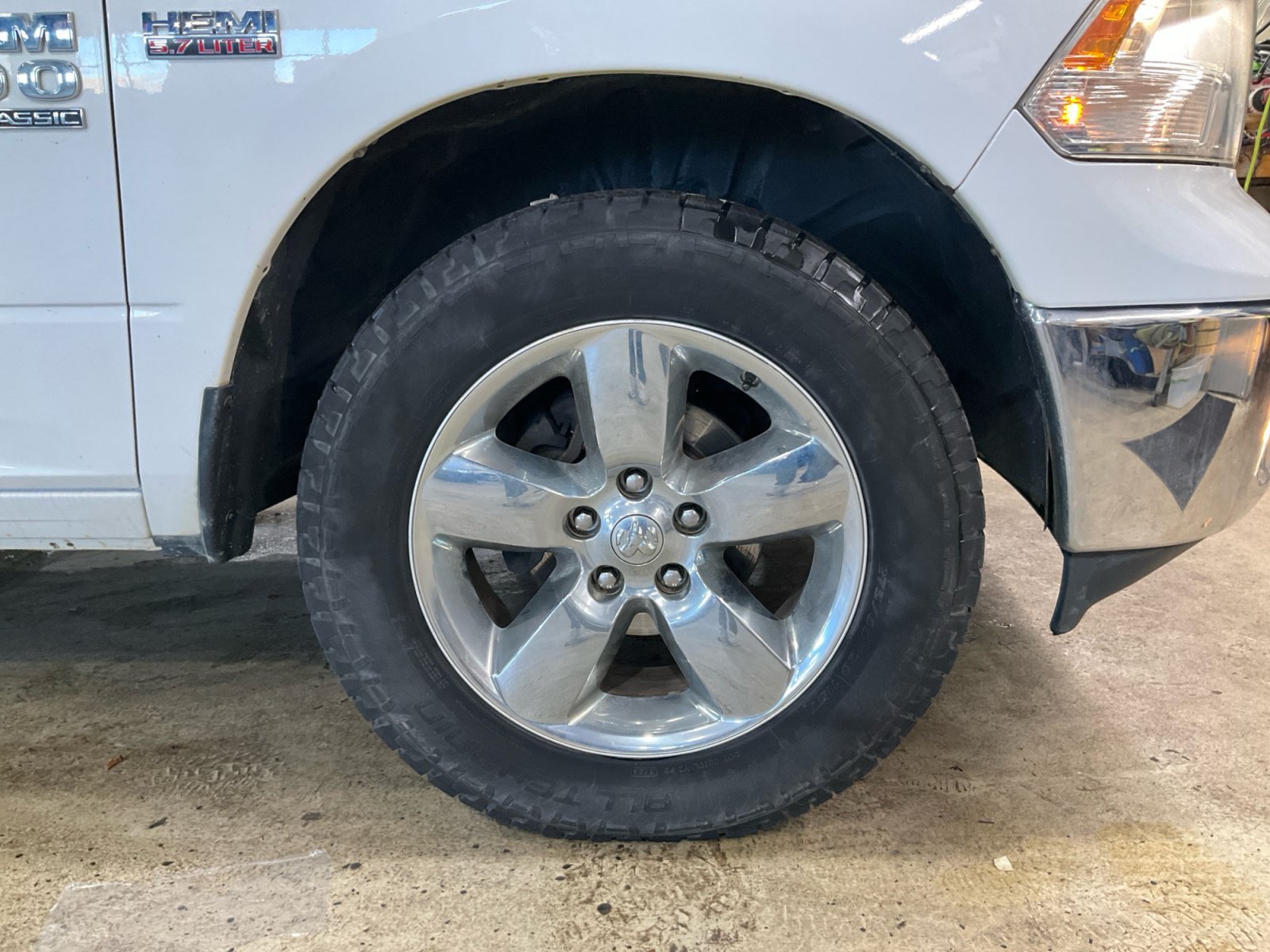 Used 2019 RAM 1500 ST w/ SXT Plus Group AWD/4WD image 18