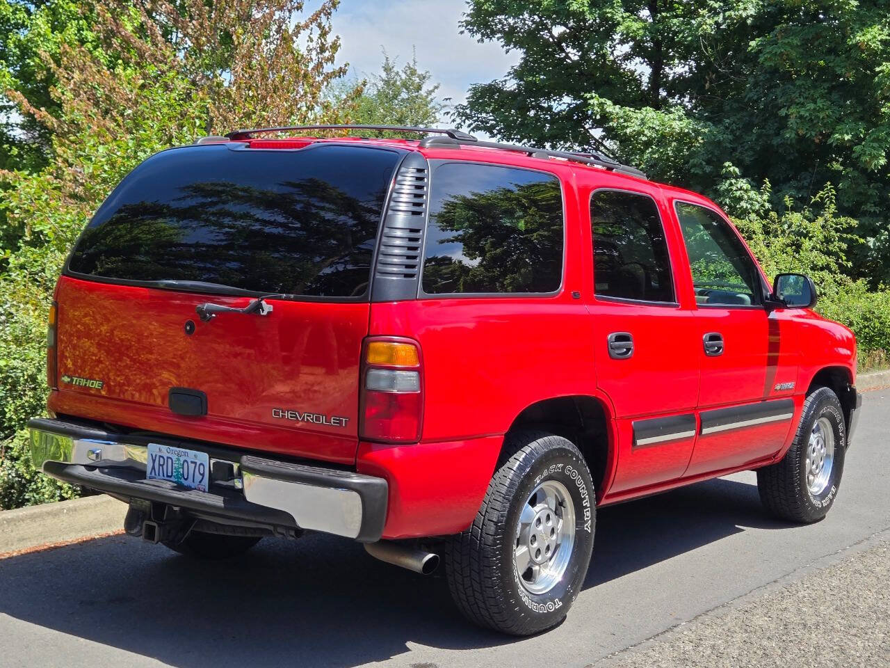 Used 2000 Chevrolet Tahoe LS w/ LS Preferred Equipment Group AWD/4WD image 11