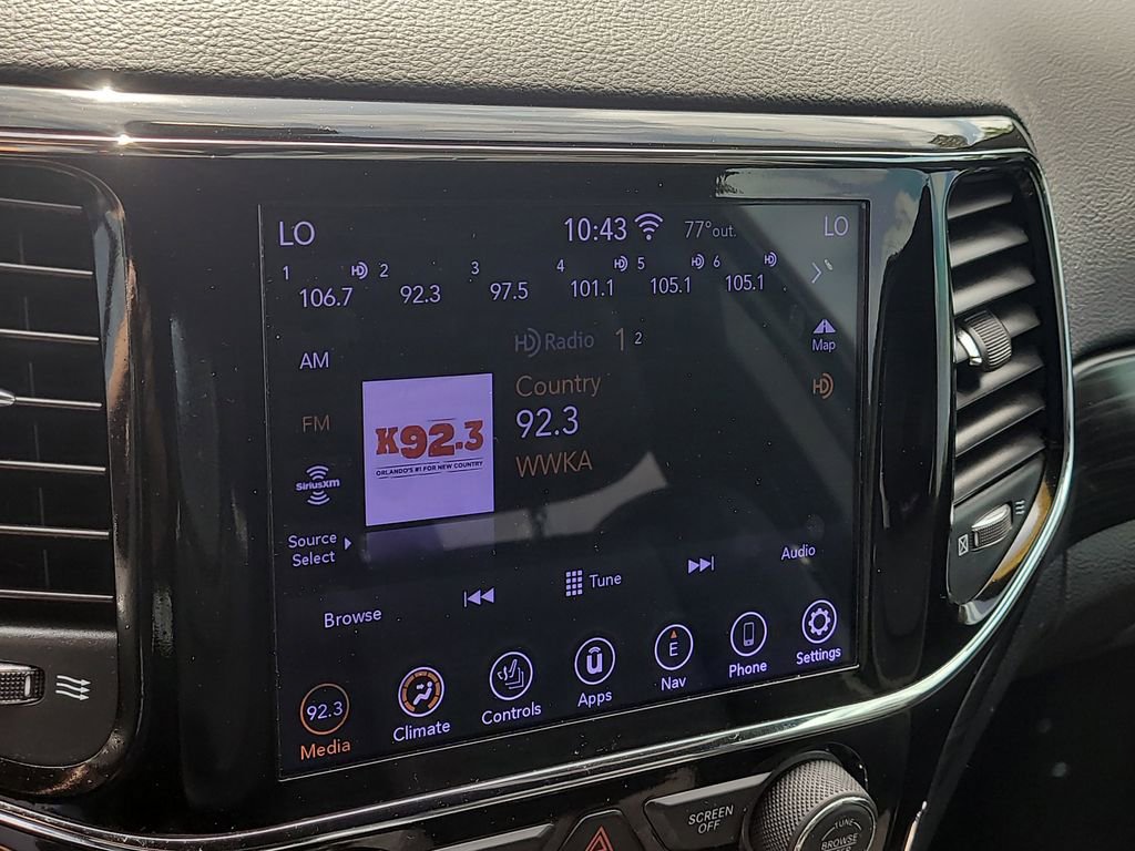 Used 2020 Jeep Grand Cherokee Altitude RWD image 21