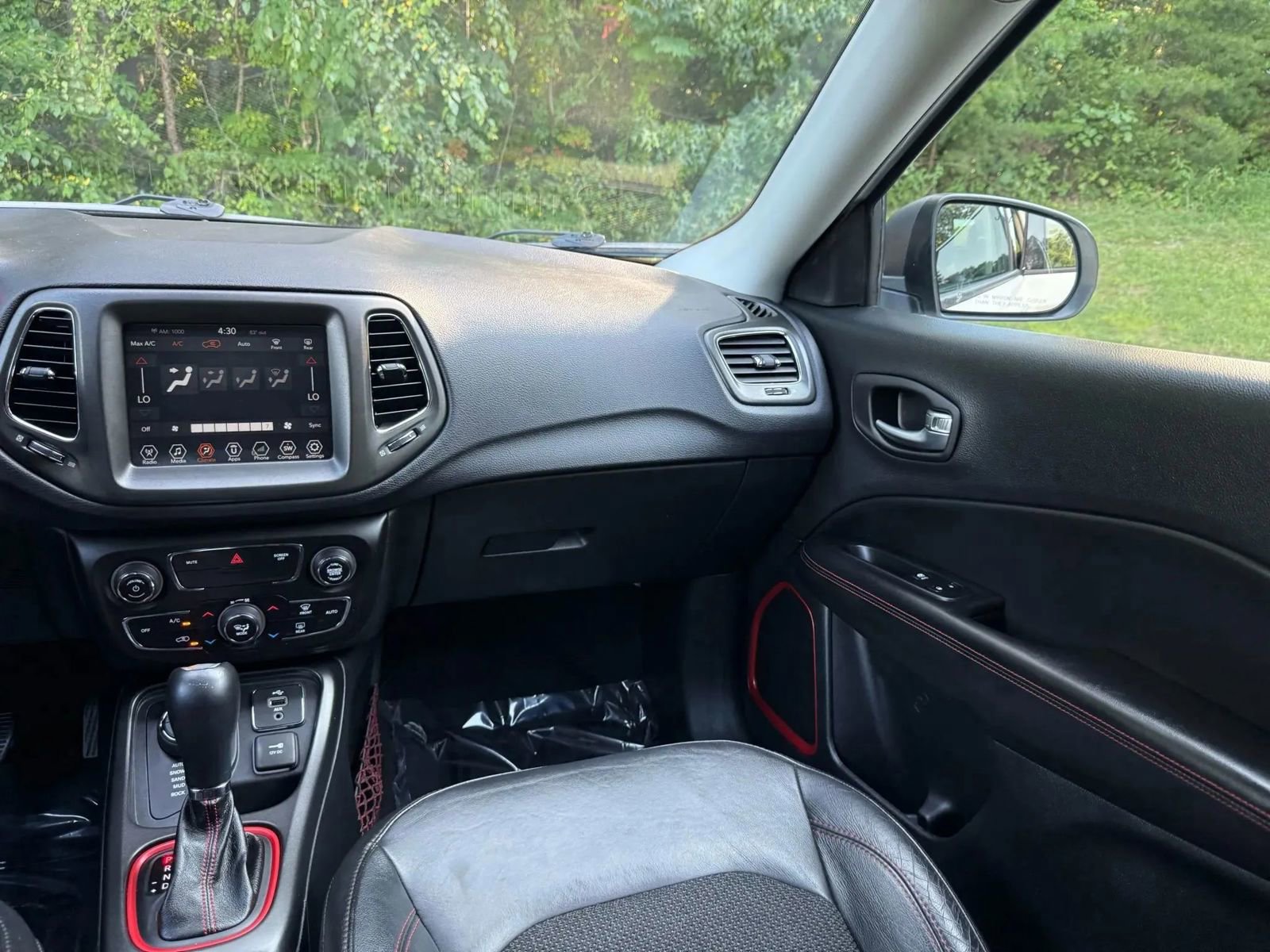 Used 2018 Jeep Compass Trailhawk AWD/4WD image 30