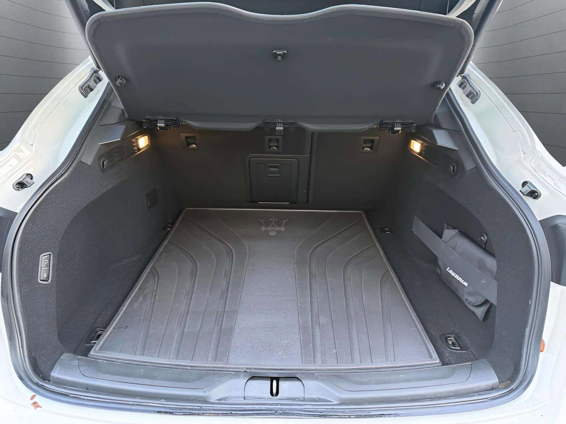 Certified 2022 Maserati Levante GT image 16