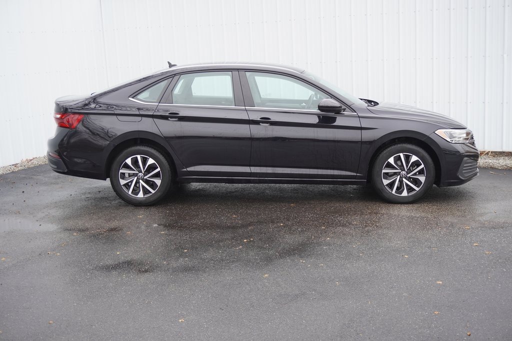 Used 2024 Volkswagen Jetta S image 2